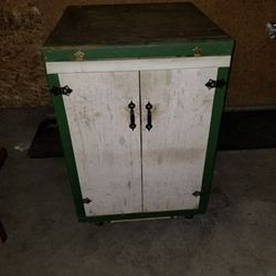 Awsome Retro Pantry On Wheels Late 50s