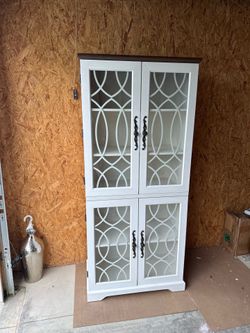 Cabinet brand new