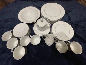 Vintage Carriage House Young Lace Porcelain China Set