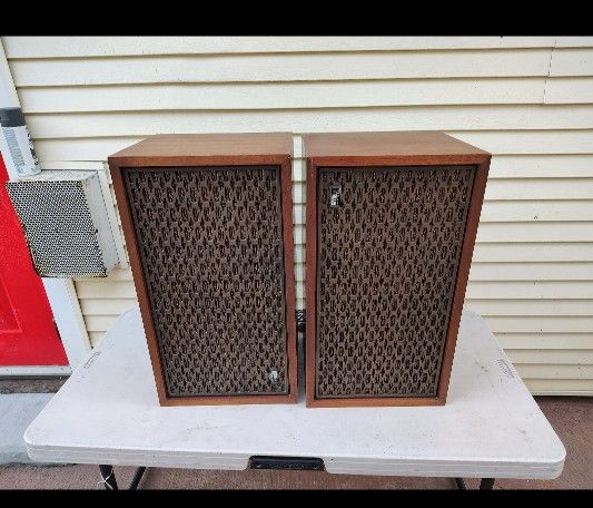 Vintage Pair Of fisher xp-66k speakers/ Par De Bosinas Vintage