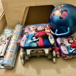 ALOT OF GIRL KID STUFF COMBO Diney Kid Bike, 5d Room Decors And Anna Elsa luggage