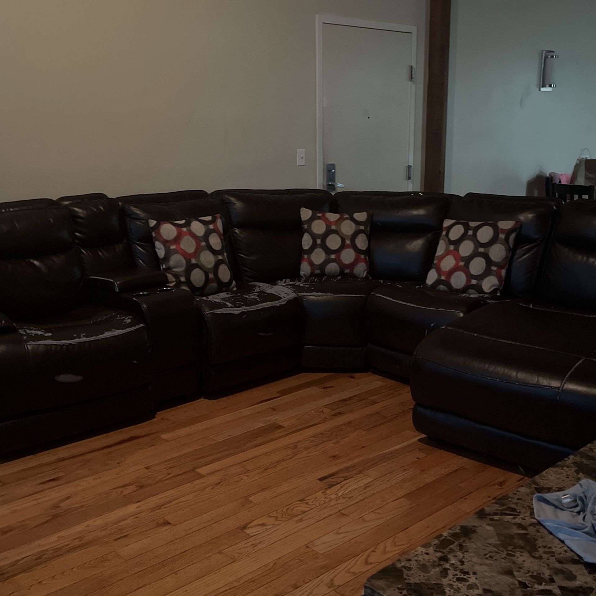 Free sectional