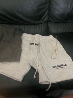 Light oatmeal essentials shorts size small