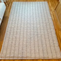 Handwoven 100% wool rug 6x9