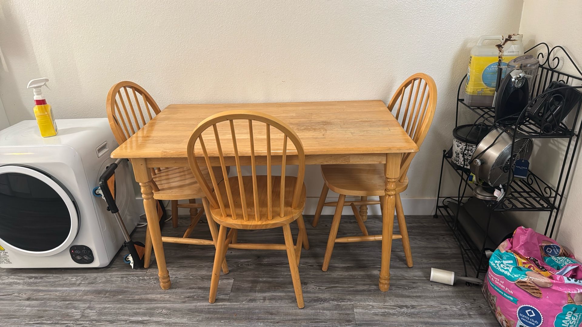 Kitchen Table And 4 Chairs 