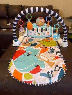 FISHER PRICE KICK & PLAY MAT PIANO  🎹