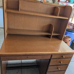 Desk With Hutch 