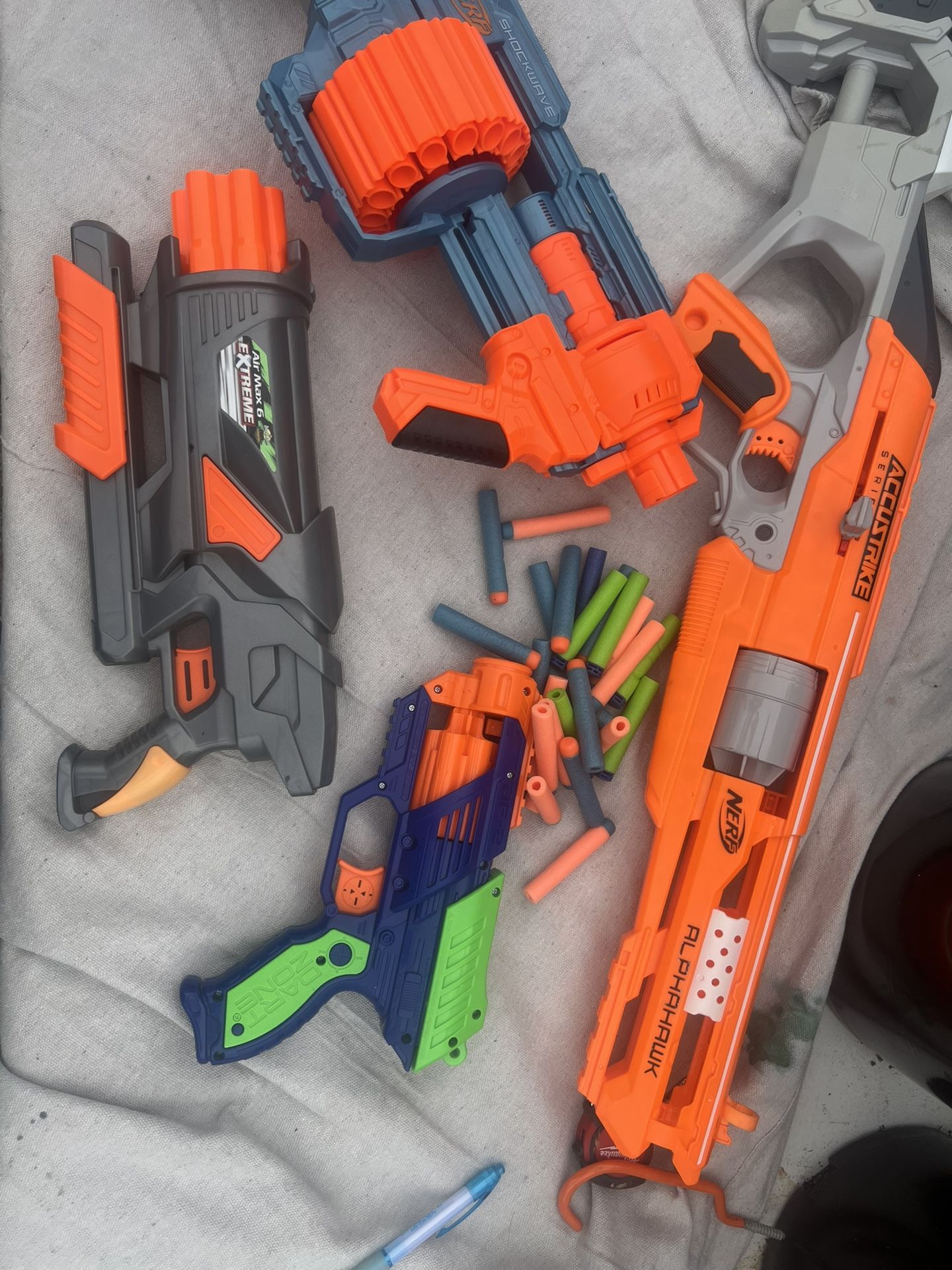 4 Nerf Play Guns. Working condition