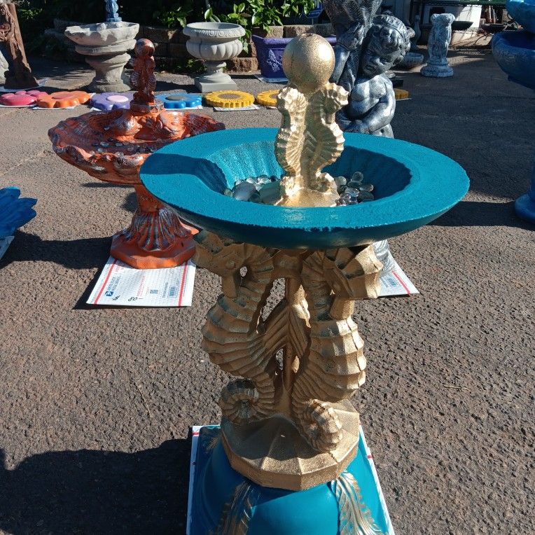 Seahorse Birdbath 