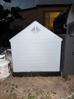 Dog house
