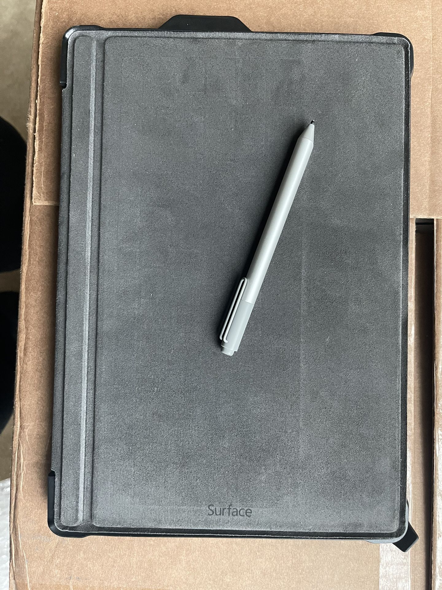 Microsoft Bundle Surface Pro Intel I5,8GB Memory 256Gb SSD A++