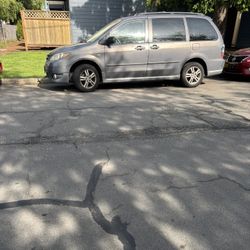 2006 Mazda MVP
