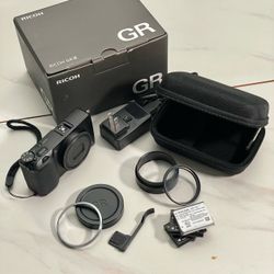 Ricoh GR III