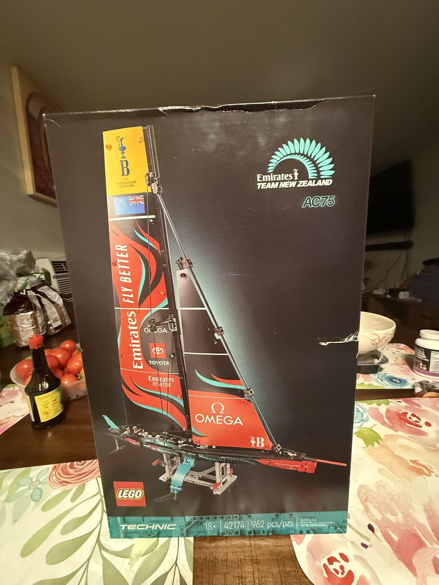 Lego Technic Emirates Team Zealand AC75 Set 42174