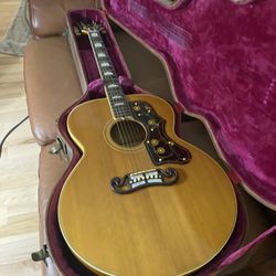 Gibson SJ-200