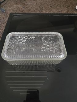 Federal glass refrigerator covered dish, vintage 1950s  1960s