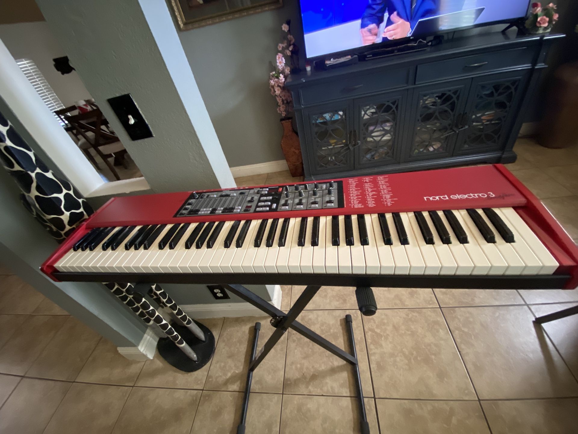 Nord Electro 3 73 Teclas