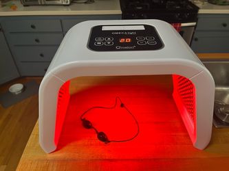 O'melon OMECA Light LED Skin Care Device