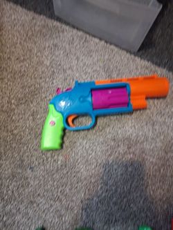 Toy blaster