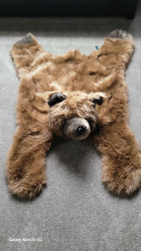 Fancy Zoo Plush Brown Faux Bear Rug Pelt 40”x 23” A&A Company Pillow Blanket