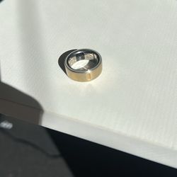 Gold Oura Ring 3- Battery Defective - Size 6- Requires daily charging i