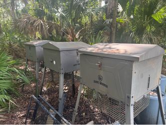 Game Winner 325lb Feeder w/Solar