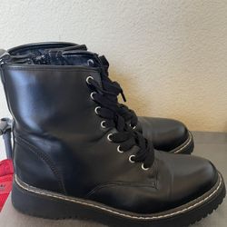 WOMEN BOOTS