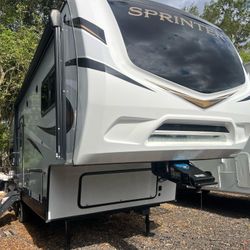 2022 Dutchman Sprinter 32 Ft