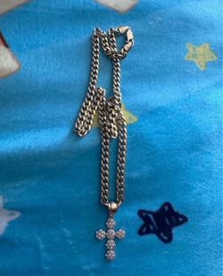 Gold Cuban link necklace