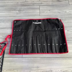 Huskey tool roll organizer