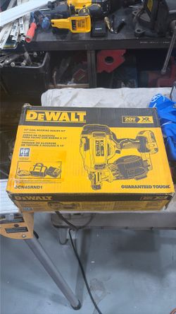 Dewalt 20v roofing nailer NEW