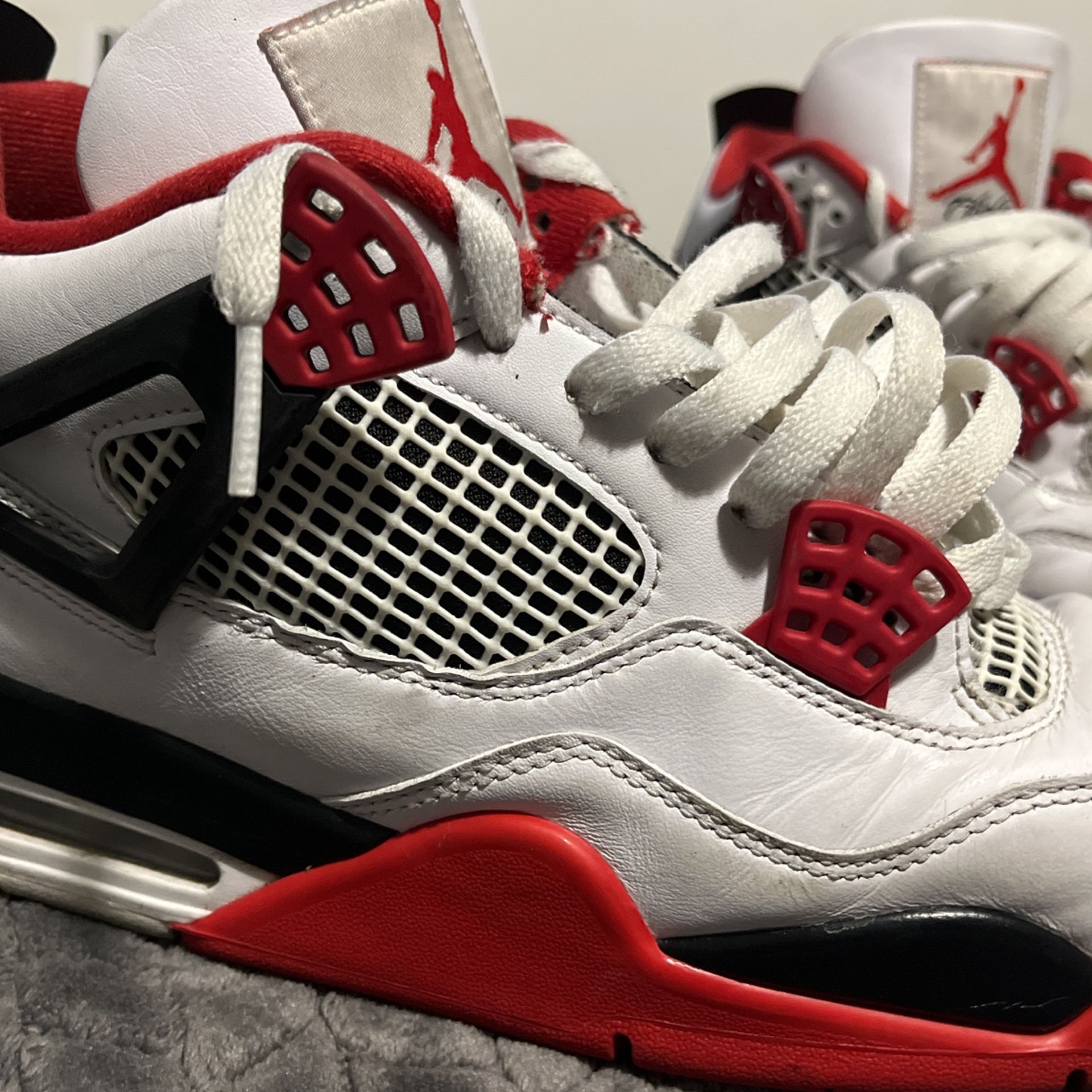 Fire Red 4s for Sale in Seattle, WA OfferUp