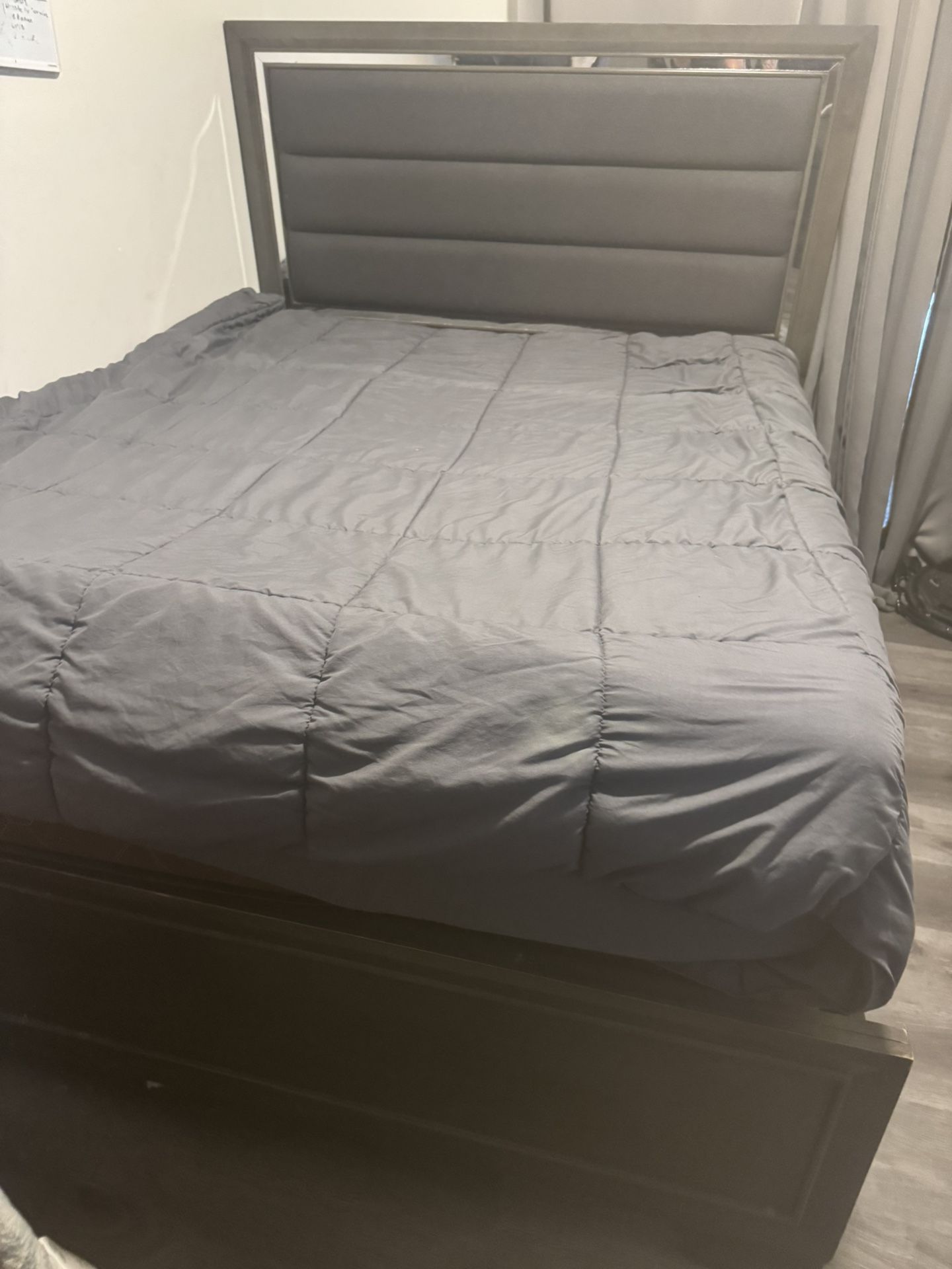 4 Piece Bedroom Set