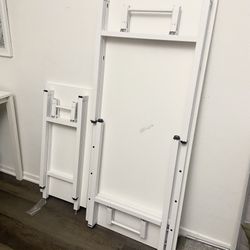 White L Shaped Foldable Desk •Currently disassembled, only requires two screws to re-assemble •Tool included •55" x 55"