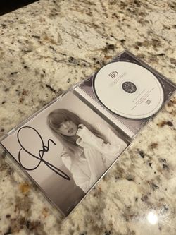 Taylor Swift The Tortured Poets Dept CD + "The Manuscript" with *HAND SIGNED PHOTO*