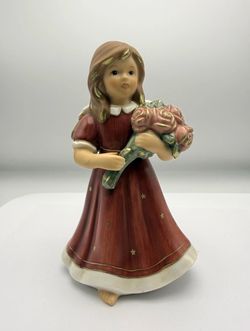 Goebel Figure Angel 2002 Seasonal Angel 5 1/8 in A Rose In Blooming Annual Angel
