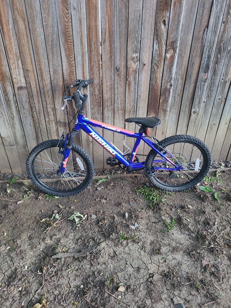 Nishiki Pueblo 7-speed Front Suspension Bike