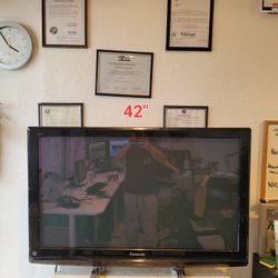 TV 42" Television not a smart TV 42 inch Panasonic TV 