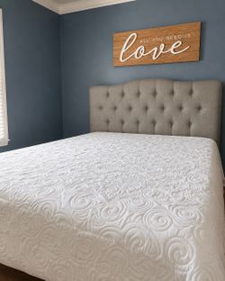 Full Size Mattress! Like New!!