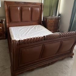 Queen bed and 2 night stands -$520 OBO
