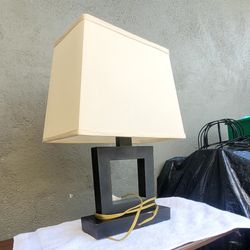 USED  HOUSE LAMP WORKS GOOD  LAMPARA PARA LA SALA  USADA 
