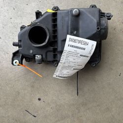 Air cleaner resonator 2001-2005 Honda Civic 1.7L Engine Air Intake Box Cleaner Filter Assembly OEM