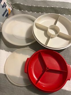 2 Vintage Tupperware Plastic Serving Pieces