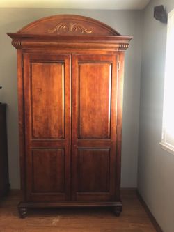 Ethan Allen, British Classics Armoire