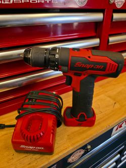 SnapOn CDR861 brushless drill with a battery and charger