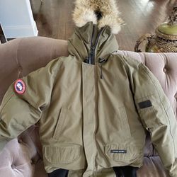 100% Authentic Canada Goose Winter Jacket Coat Green Like New Size Small S $1300 Retail