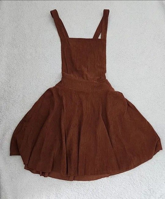 ✅️ Brown Cross Back Overall Dress• Size S• New Condition• $15firm