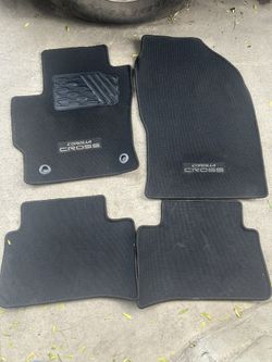 Tapetes De Vinil O De Tela Para Toyota Corolla Cross Del 2023 Al 2025