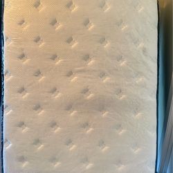 Full Size Mattress – Clean & Comfortable – Great Condition