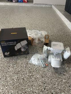 Motion activated led security flood light